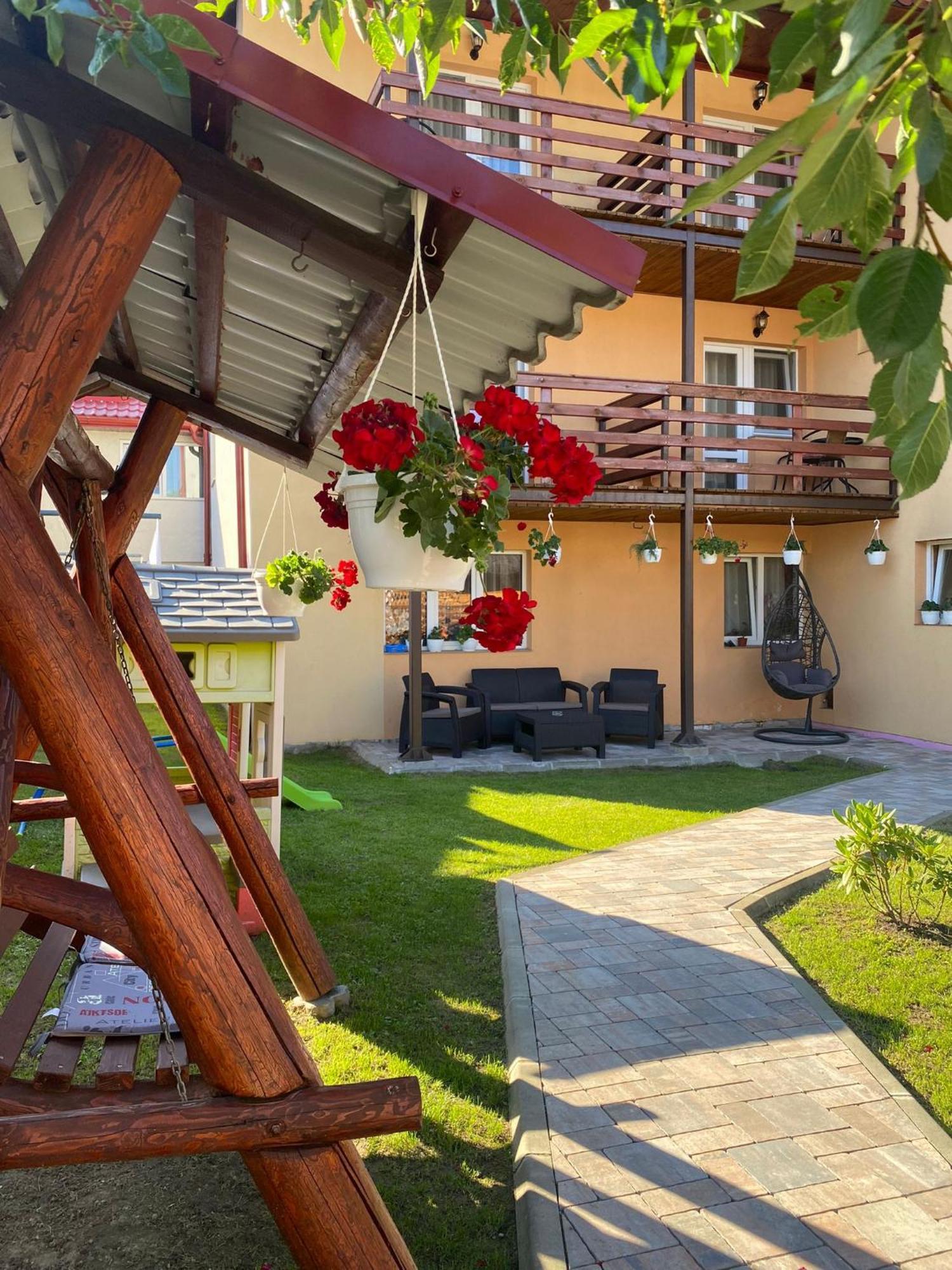 Pensiunea Casa Alexandra Vatra Dornei Bagian luar foto